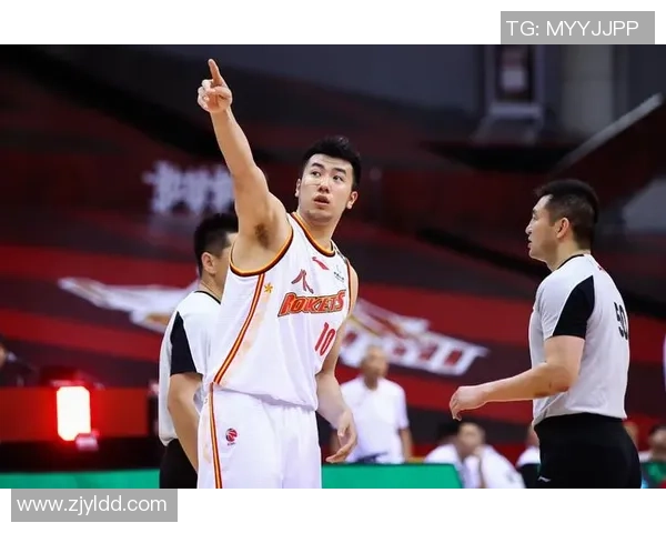 邹雨宸：从篮球新星到职业生涯的璀璨之路探索与成长